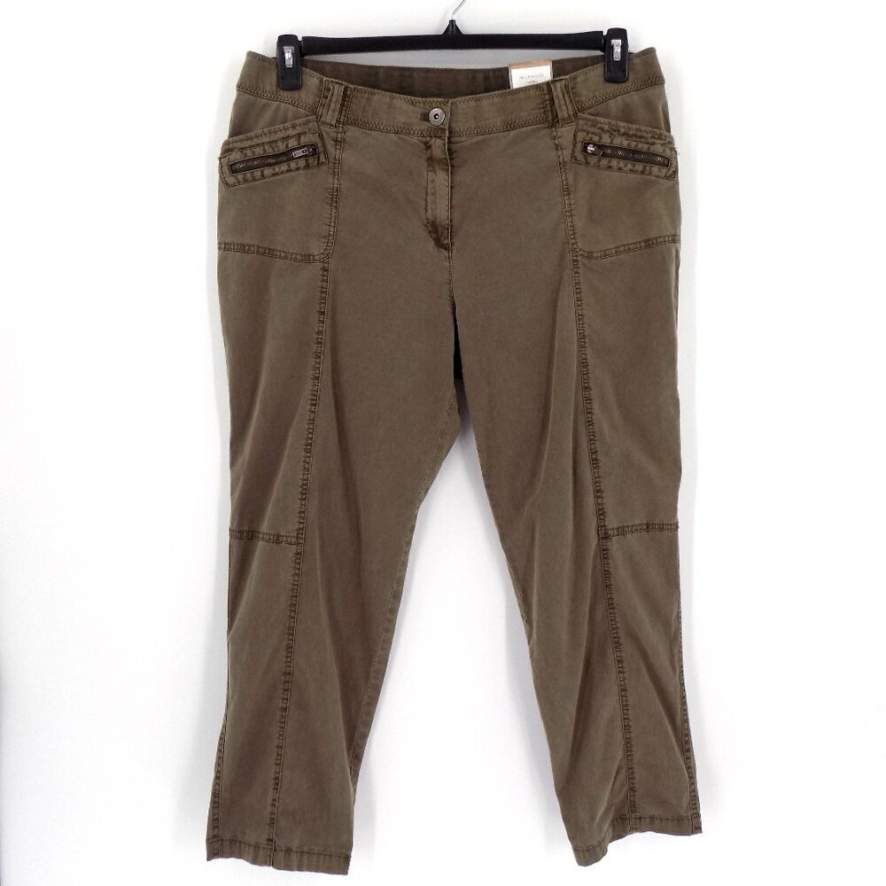 Chico's the ultimate fit ankle pant Size 3 Dusty Olive Utility-inspired